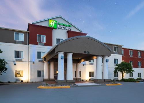 Holiday Inn Express Hotel & Suites Burlington, an IHG Hotel