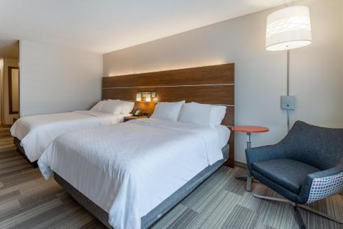 Holiday Inn Express Hotel & Suites Burlington, an IHG Hotel