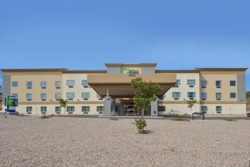 Holiday Inn Express & Suites Globe