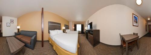 Holiday Inn Express & Suites Globe