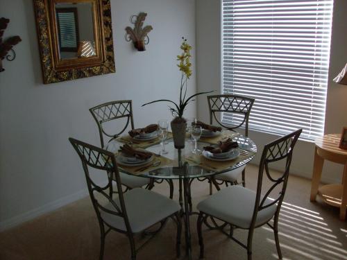Have a great vacational experience in this 6 bedroom house - image 5