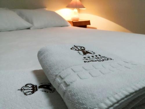 1 queen bed, 2 double beds