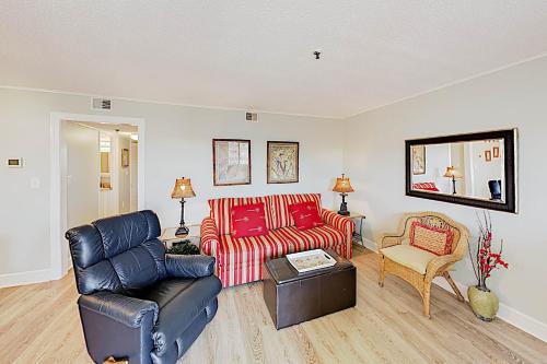 Gated Resort Condo Condo - image 9