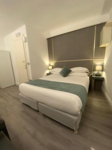 Wellness Hm Napoli – Naples, CO