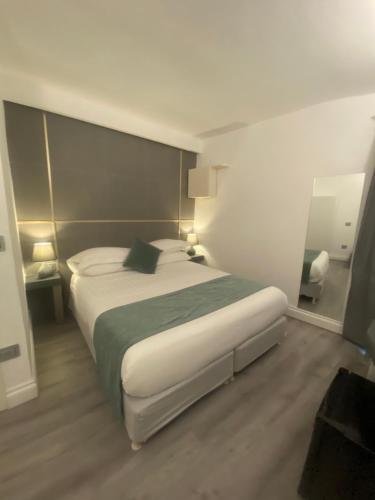 Wellness Hm Napoli – Naples, CO