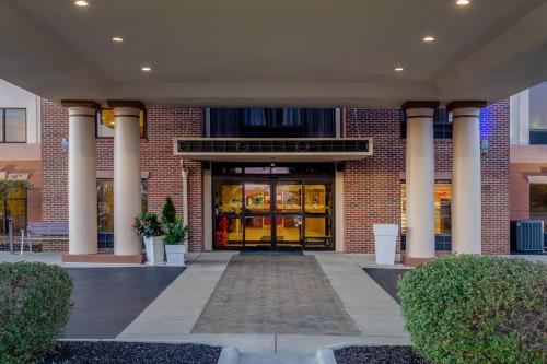홀리데이 인 익스프레스 호텔 & 스위트 볼링 그린, IHG - 숙소 외관