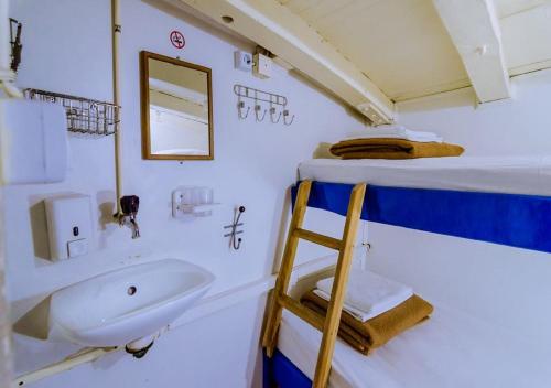 Rhythm Floating Hostel - Zadar 2