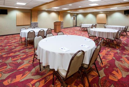 Holiday Inn Express Hotel & Suites Brainerd-Baxter