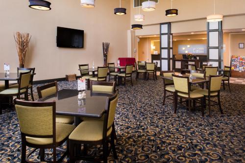 Holiday Inn Express Hotel & Suites Bucyrus, an IHG Hotel