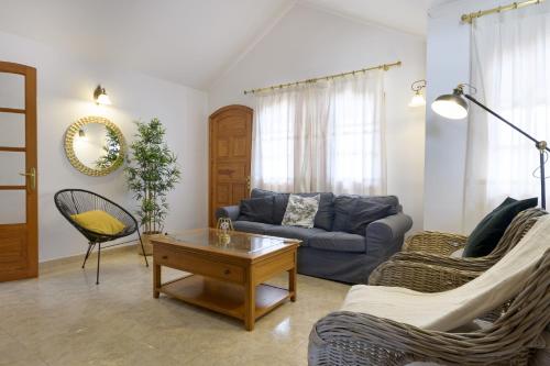 ALIZUTH VILLA