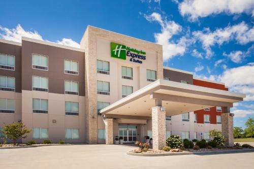 Holiday Inn Express & Suites Litchfield