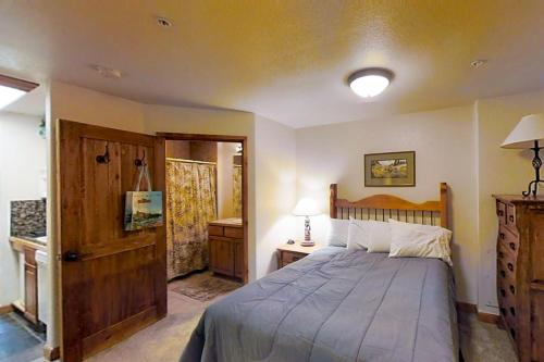 Romance at Riverbends' Snowflake Lift in Breckenridge (CO)