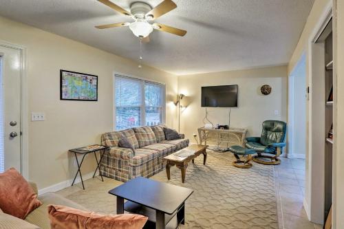 Pet-Friendly Home Short Walk to Scenic Overlook! - image 8