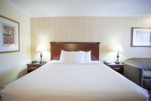 Days Inn by Wyndham Shenandoah - image 7