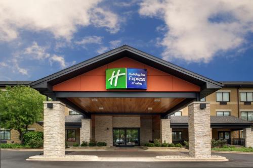 Holiday Inn Express & Suites Aurora - Naperville, An Ihg Hotel
