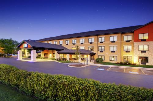 Holiday Inn Express & Suites Aurora - Naperville, an IHG Hotel