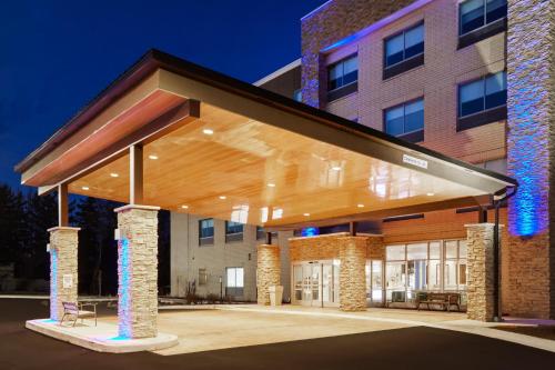 Holiday Inn Express & Suites Chicago North Shore - Niles, an IHG hotel - Hotel - Niles