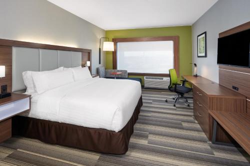 Holiday Inn Express & Suites Chicago North Shore - Niles, an IHG Hotel