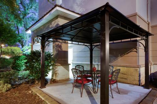 Holiday Inn Express Hotel & Suites Charleston-Ashley Phosphate an IHG Hotel - image 5