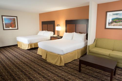 Holiday Inn Express Hotel & Suites Cherokee-Casino an IHG Hotel - image 9