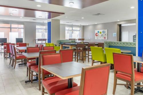 Holiday Inn Express Hotel & Suites Albuquerque Midtown, an IHG Hotel