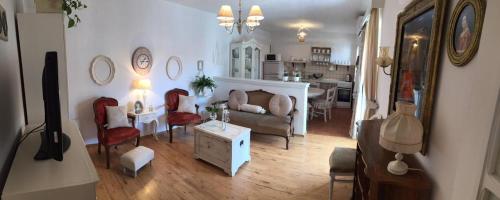 Three-Bedroom Apartment with Terrace image 1