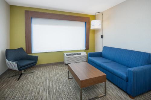 Holiday Inn Express & Suites - Chico, an IHG Hotel