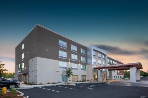 Holiday Inn Express & Suites - Chico, an IHG Hotel