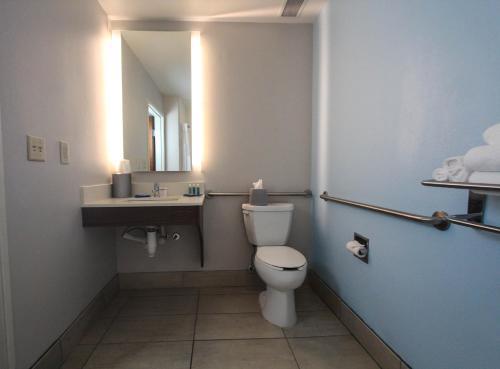 Holiday Inn Express Hotel & Suites Charleston - North by IHG in Charleston, USA