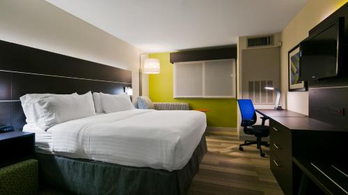 Holiday Inn Express Hotel & Suites Everett, an IHG Hotel