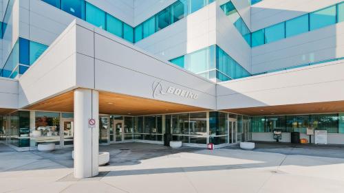 Tuvākā izklaides vieta, Holiday Inn Express Hotel & Suites Everett By IHG in Paine Field-Lake Stickney (WA)