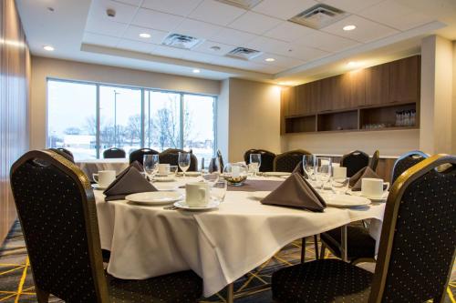 Holiday Inn Hotel & Suites - Mount Pleasant, an IHG Hotel