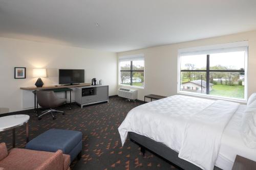 Holiday Inn Hotel & Suites - Mount Pleasant, an IHG Hotel