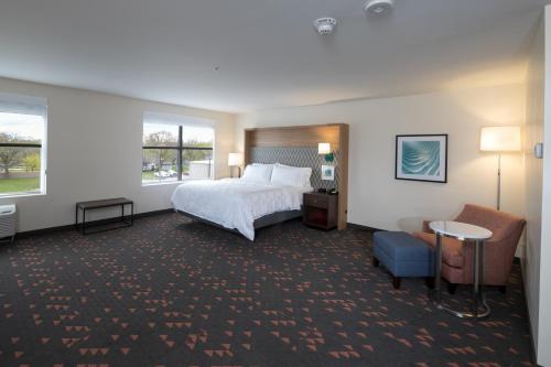 Holiday Inn Hotel & Suites - Mount Pleasant, an IHG Hotel