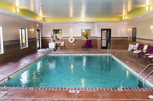 Holiday Inn Express and Suites Sikeston an IHG Hotel - image 4