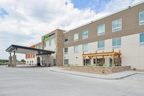 Holiday Inn Express & Suites - Chadron