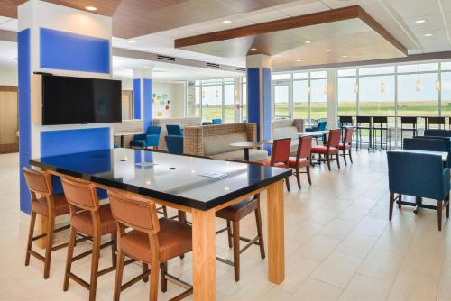 อาหารและเครื่องดื่ม, Holiday Inn Express & Suites - Chadron By IHG in เชดรอน (เนแบรสกา)