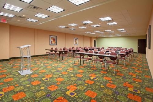 Holiday Inn Express Hotel & Suites Clemson - University Area