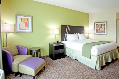 Holiday Inn Express Hotel & Suites Clemson - University Area, an IHG Hotel