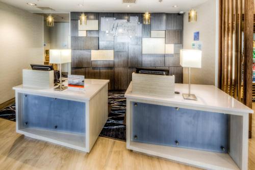 Holiday Inn Express & Suites Cleveland/Westlake, an IHG Hotel in Westlake, USA