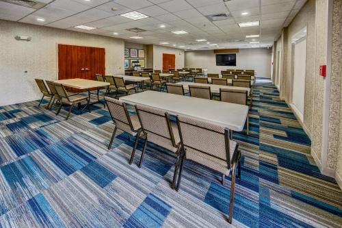 Holiday Inn Express & Suites Cookeville, an IHG Hotel