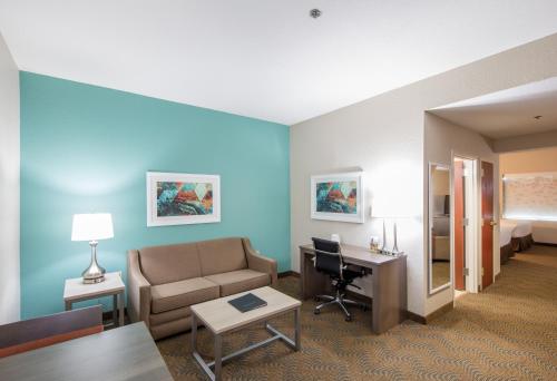 Holiday Inn Hotel & Suites Lake City, an IHG Hotel - image 9