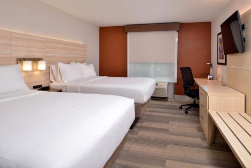 Holiday Inn Express Hotel & Suites Cincinnati - Mason