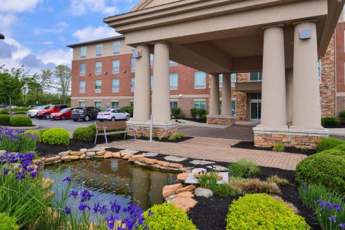 Holiday Inn Express Hotel & Suites Cincinnati - Mason