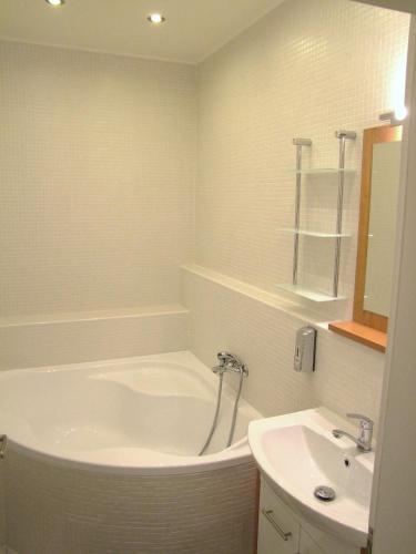 Selinor Old Town Apartments - image 10