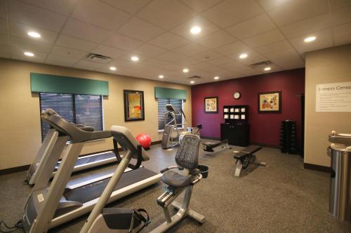 Holiday Inn Express & Suites Charlotte North, an IHG Hotel