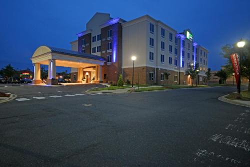 Foto - Holiday Inn Express & Suites Charlotte North, an IHG Hotel