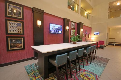 Holiday Inn Express & Suites Charlotte North, an IHG Hotel in Charlotte, USA