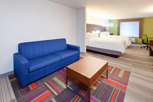 Holiday Inn Express & Suites Clovis Fresno Area