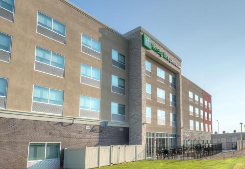 홀리데이 인 익스프레스 & 스위트 포트 밀 바이 IHG - 숙소 외관